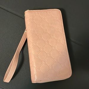 B-M-Valentine 🤍💕 Wristlet